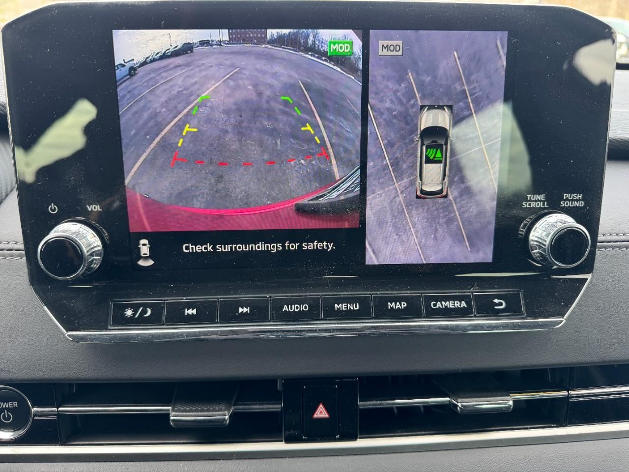 Mitsubishi Outlander PHEV Vehicle Full-screen Gallery Image 23