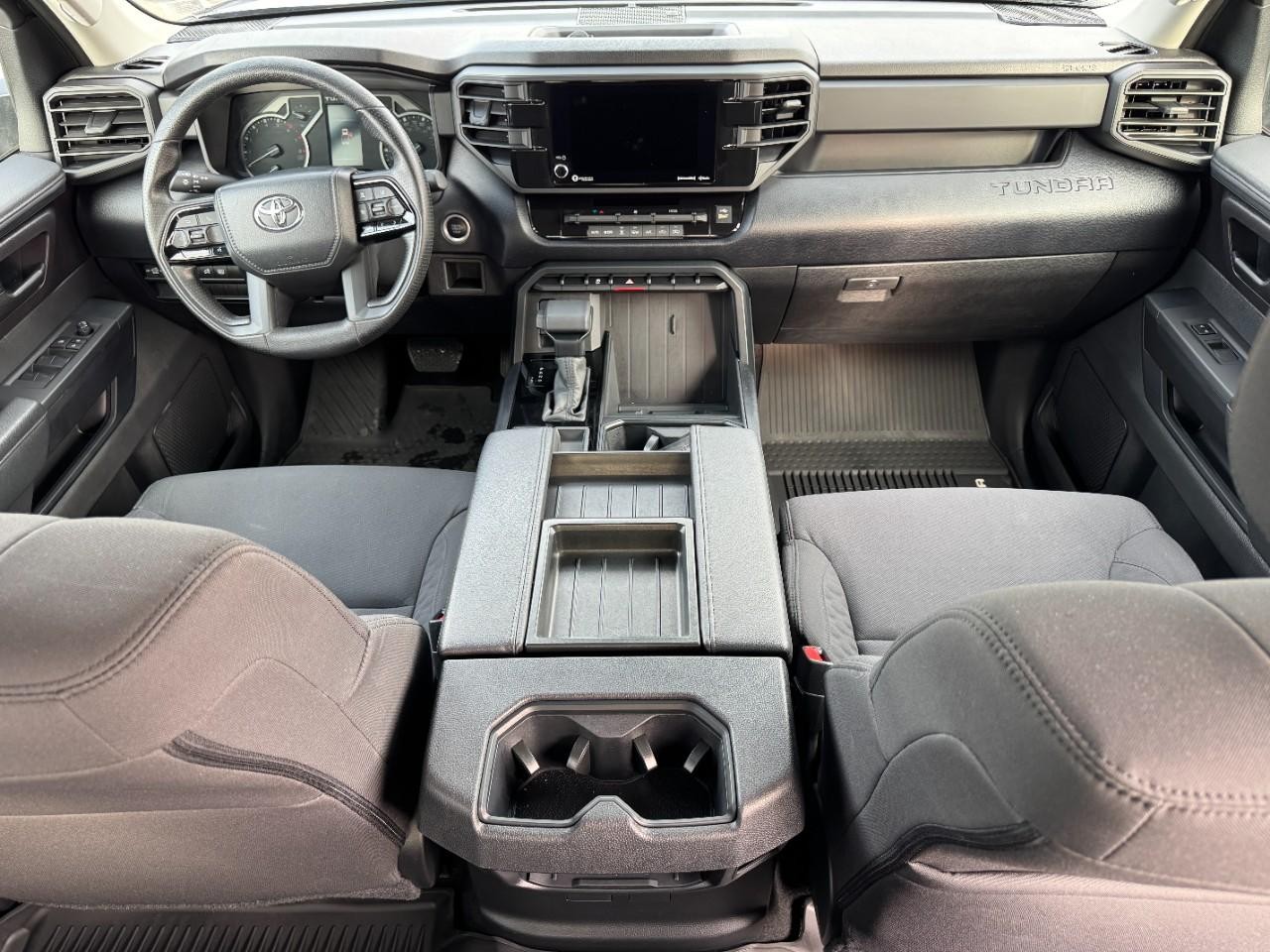 Toyota Tundra 4WD Vehicle Full-screen Gallery Image 13