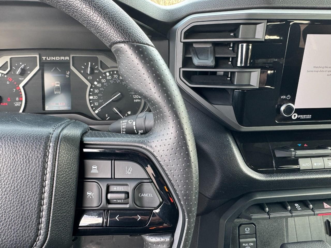 Toyota Tundra 4WD Vehicle Full-screen Gallery Image 22