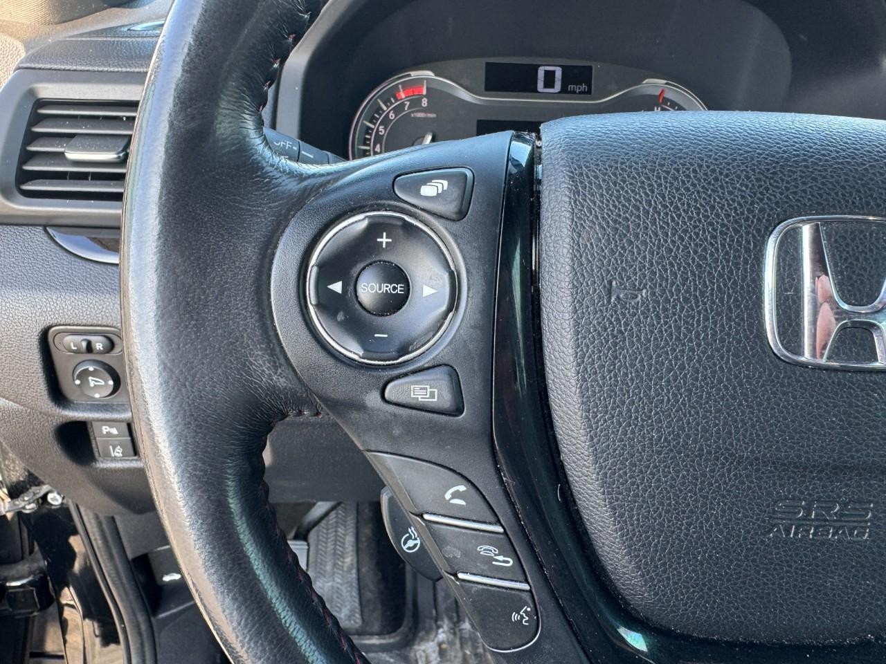 Honda Ridgeline Vehicle Full-screen Gallery Image 18