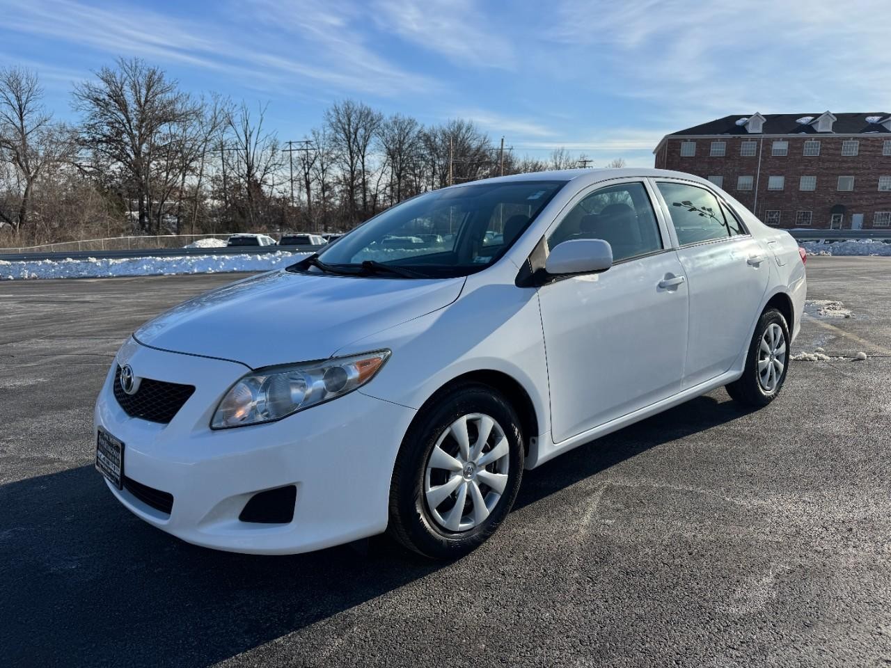 Toyota Corolla Vehicle Full-screen Gallery Image 08