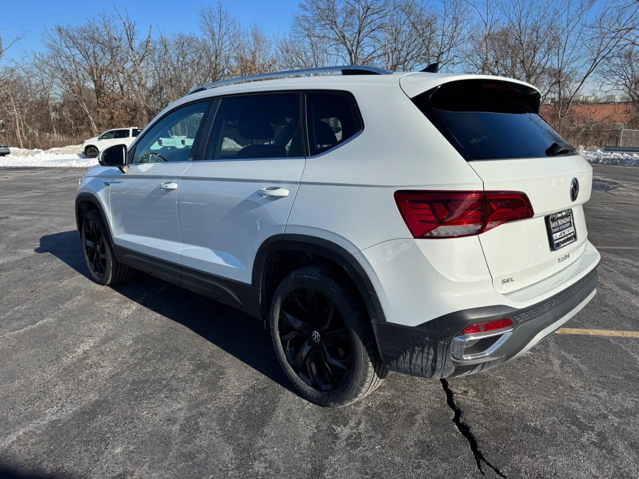 Volkswagen Taos Vehicle Full-screen Gallery Image 06