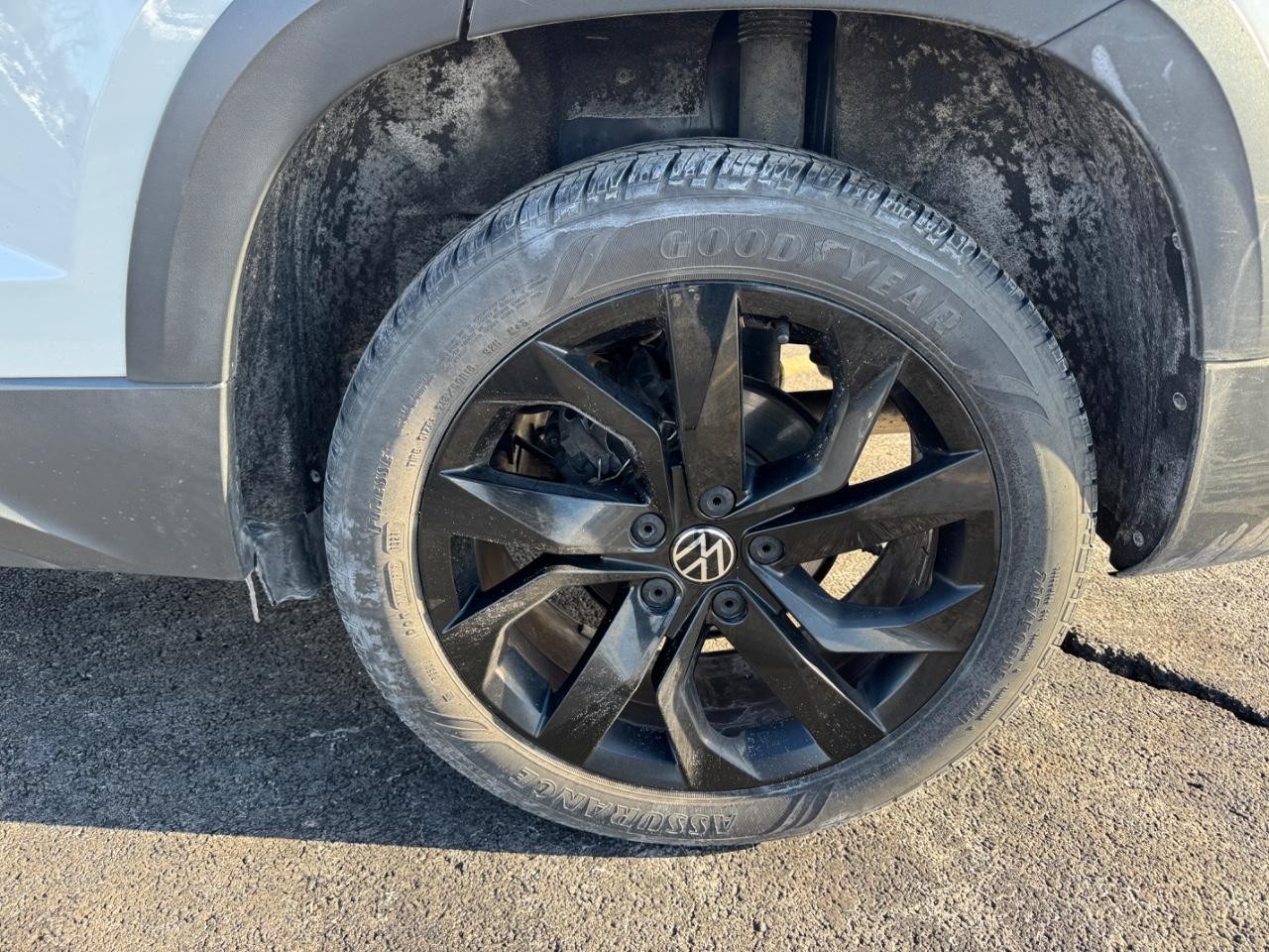 Volkswagen Taos Vehicle Full-screen Gallery Image 07