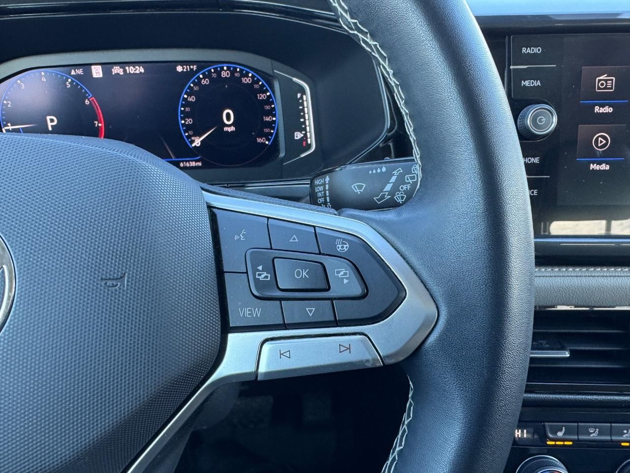 Volkswagen Taos Vehicle Full-screen Gallery Image 19