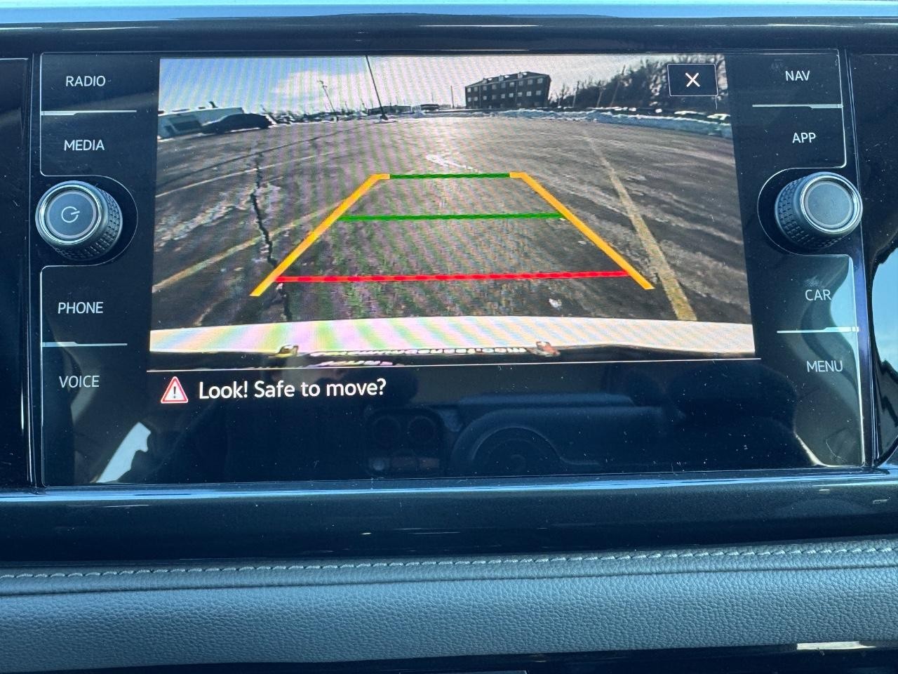 Volkswagen Taos Vehicle Full-screen Gallery Image 24