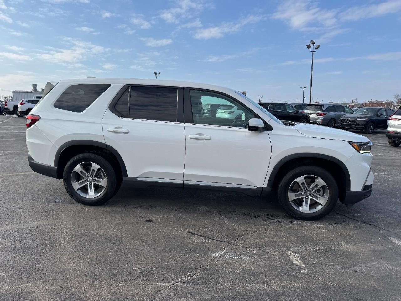 Honda Pilot Vehicle Full-screen Gallery Image 02