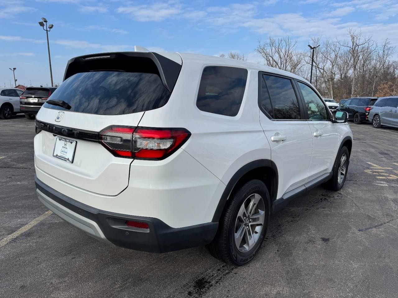 Honda Pilot Vehicle Full-screen Gallery Image 03