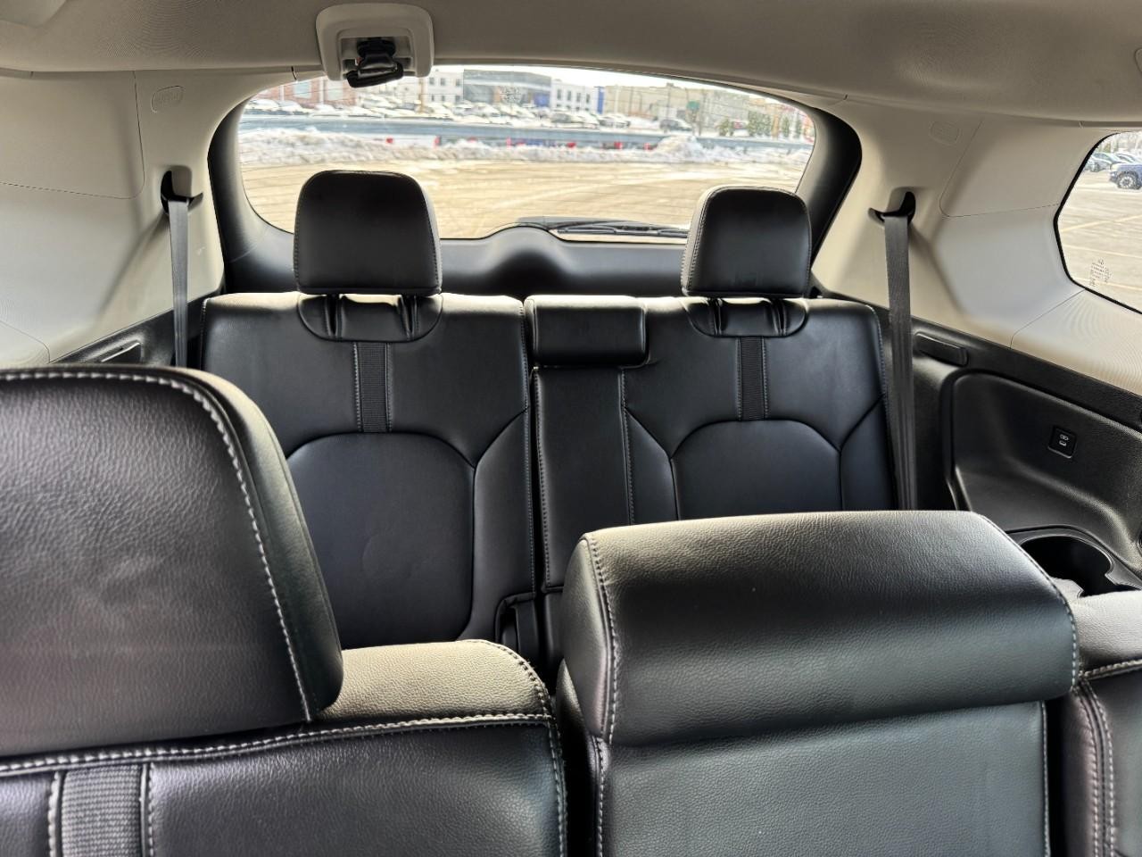 Honda Pilot Vehicle Full-screen Gallery Image 12