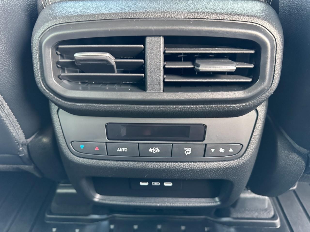 Honda Pilot Vehicle Full-screen Gallery Image 13