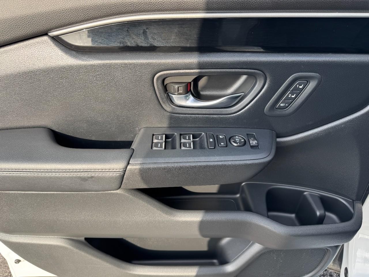 Honda Pilot Vehicle Full-screen Gallery Image 21