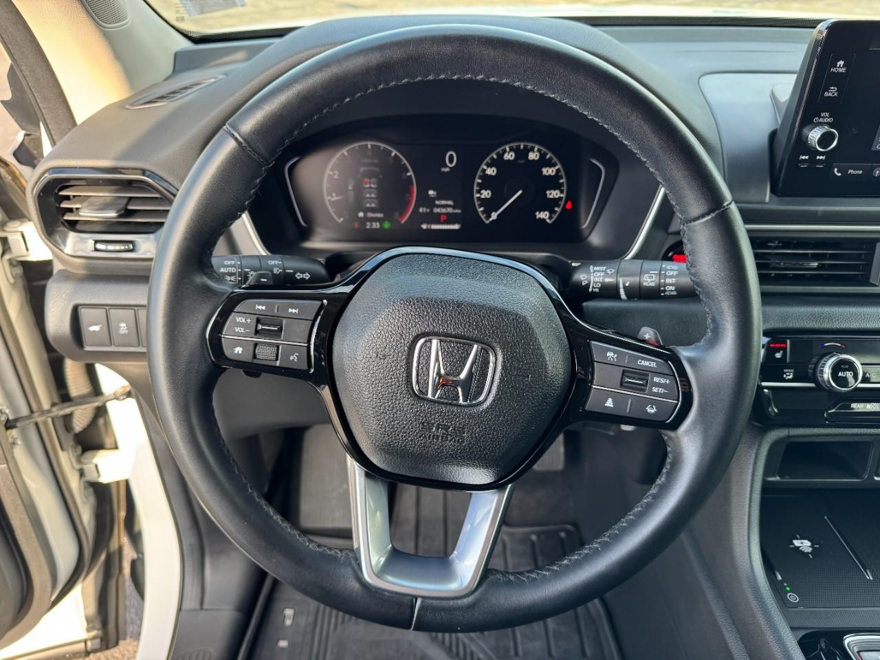 Honda Pilot Vehicle Full-screen Gallery Image 22