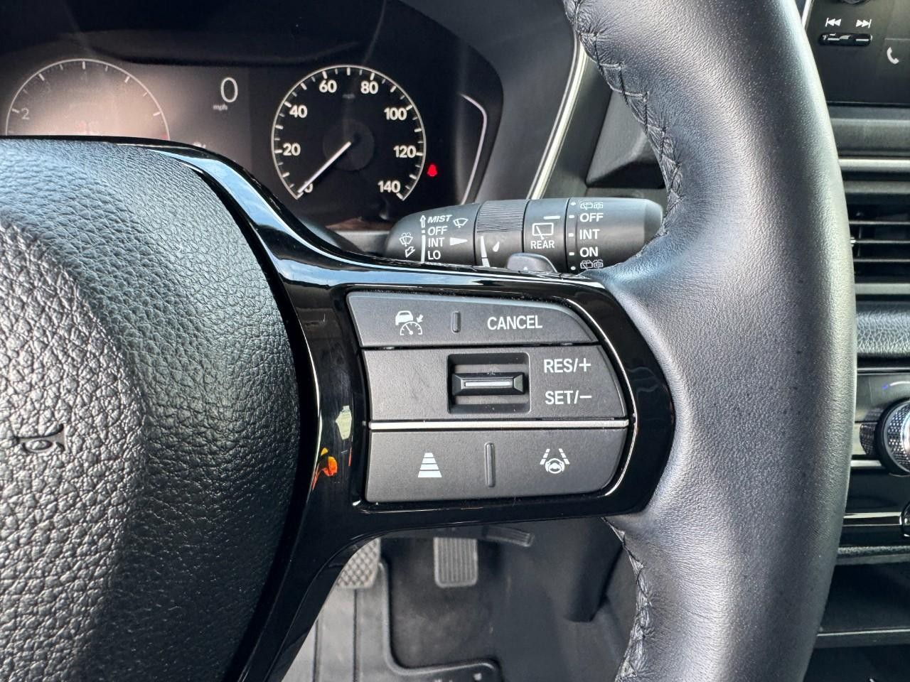 Honda Pilot Vehicle Full-screen Gallery Image 25