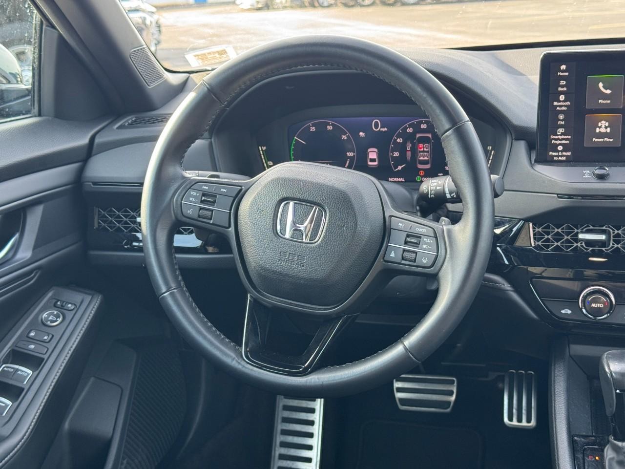 Honda Accord Hybrid Vehicle Full-screen Gallery Image 12