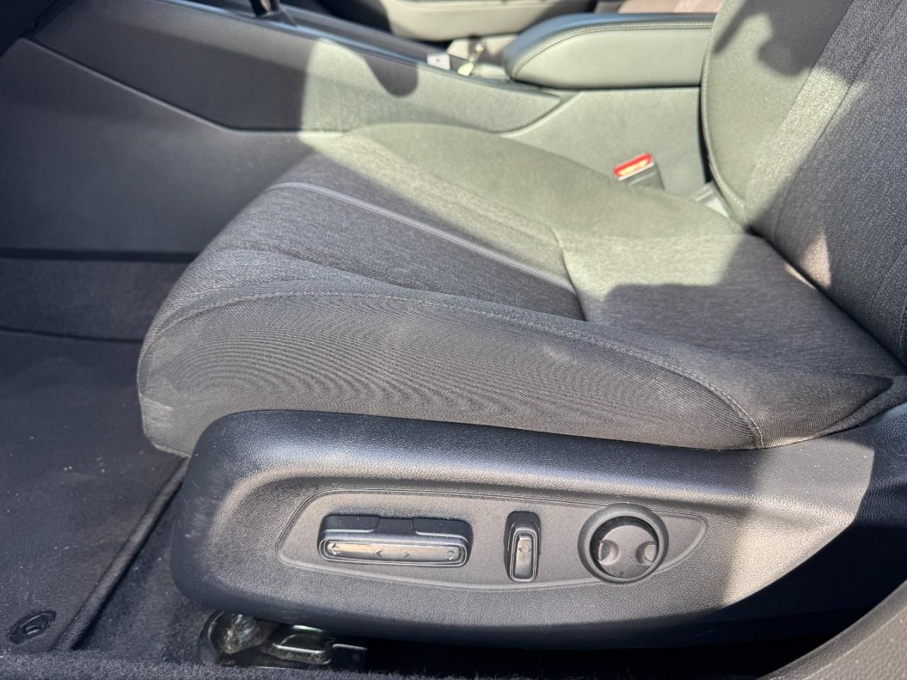 Honda Accord Hybrid Vehicle Full-screen Gallery Image 16