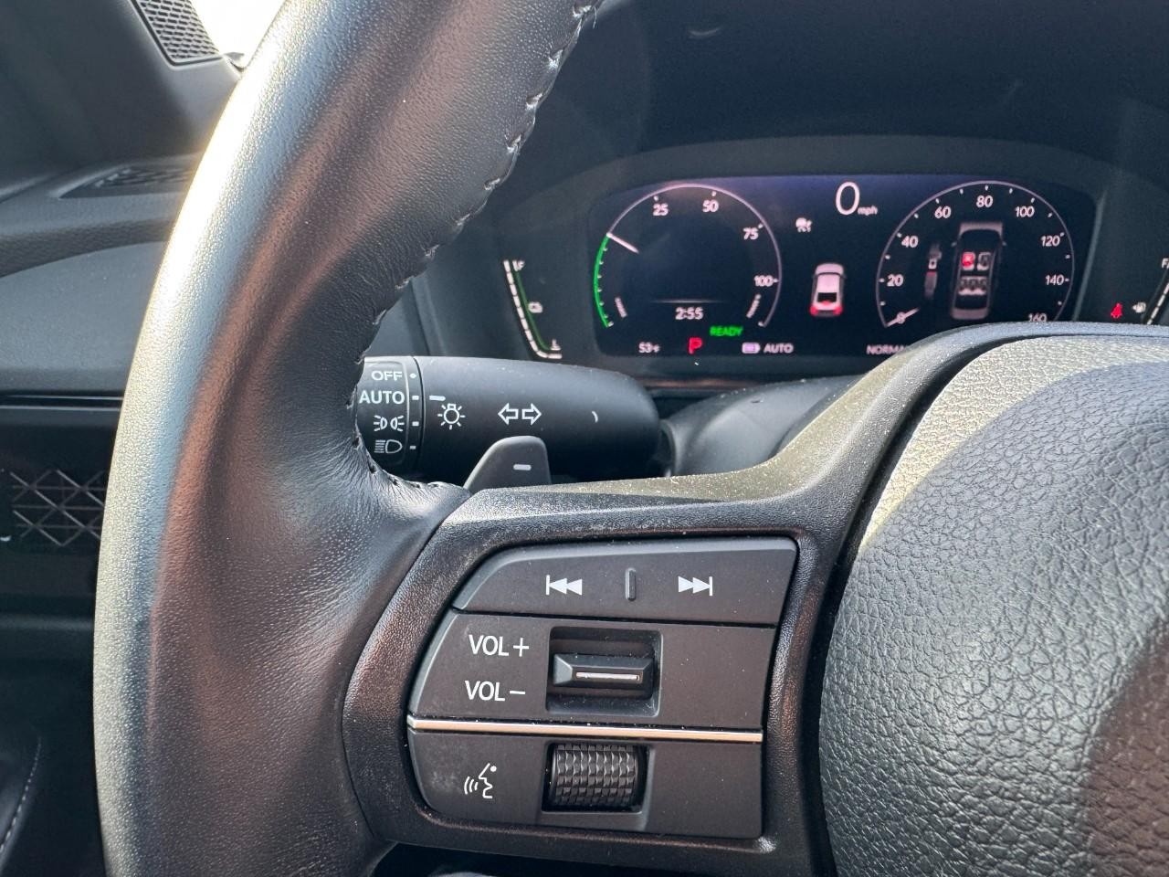 Honda Accord Hybrid Vehicle Full-screen Gallery Image 19