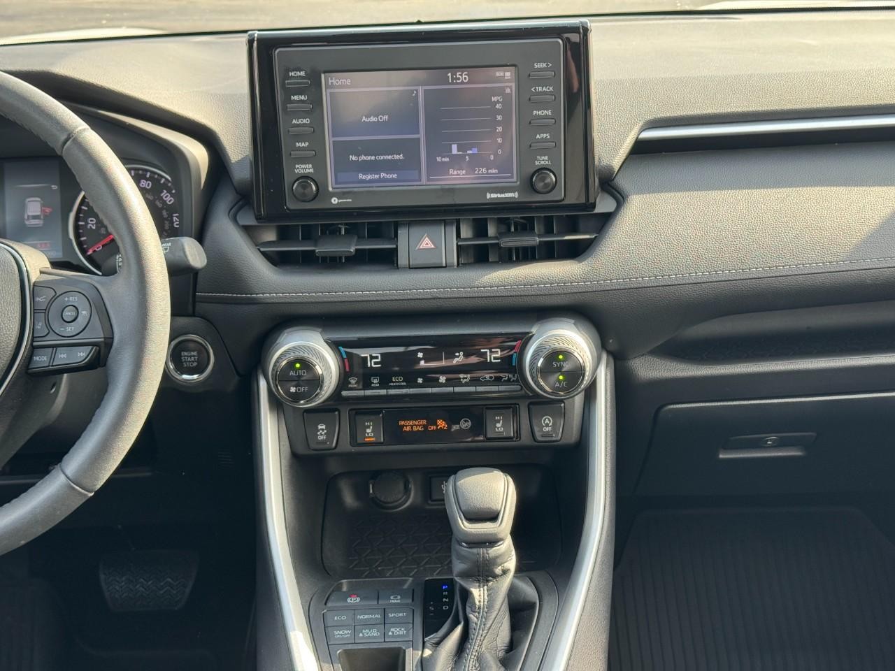 Toyota RAV4 Vehicle Full-screen Gallery Image 14