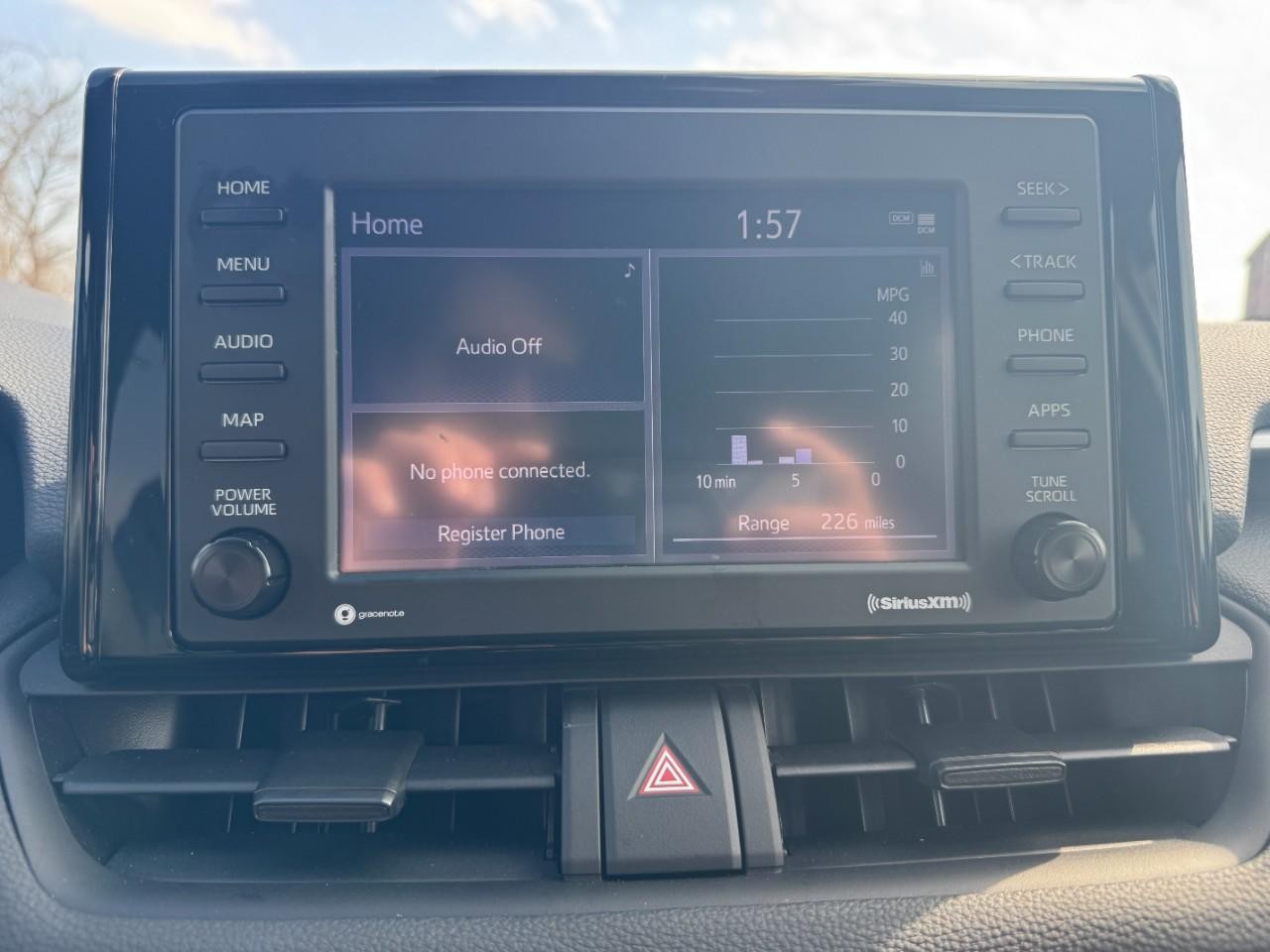 Toyota RAV4 Vehicle Full-screen Gallery Image 26