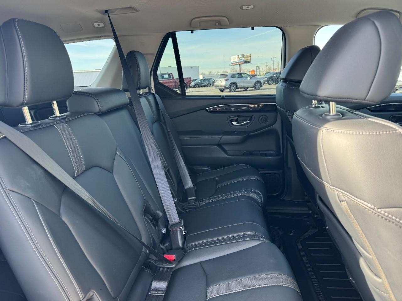 Honda Pilot Vehicle Full-screen Gallery Image 09