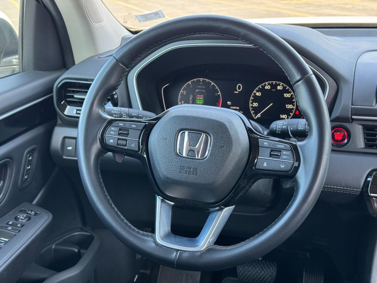 Honda Pilot Vehicle Full-screen Gallery Image 12