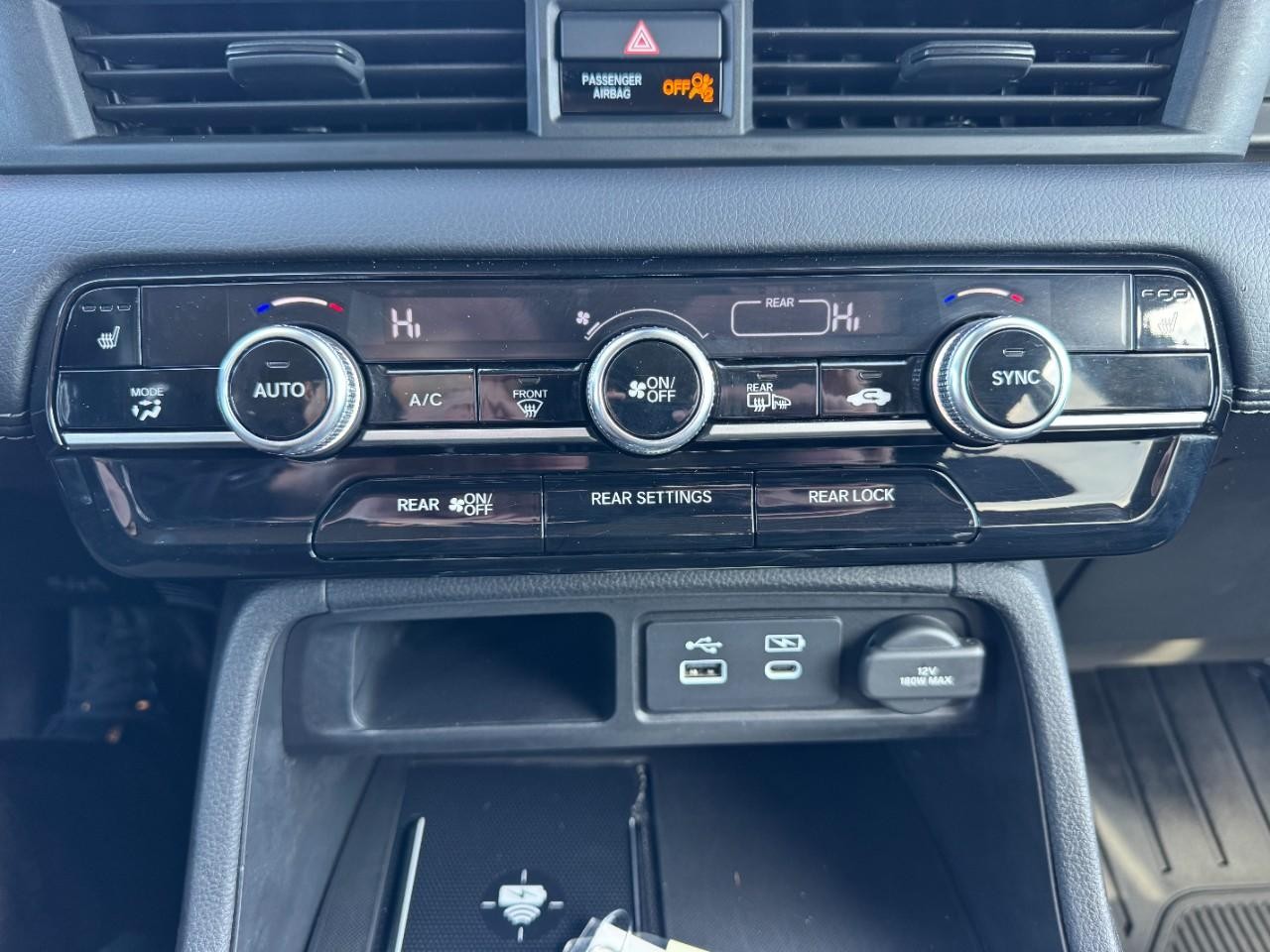 Honda Pilot Vehicle Full-screen Gallery Image 24