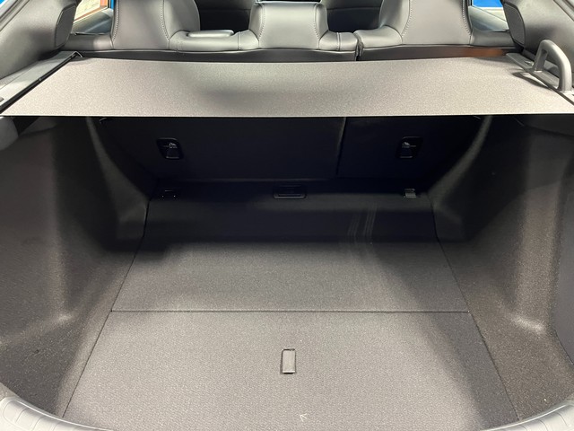 Honda Civic Hatchback Hybrid Vehicle Full-screen Gallery Image 26