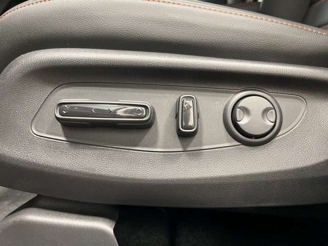 Honda CR-V Hybrid Vehicle Full-screen Gallery Image 13