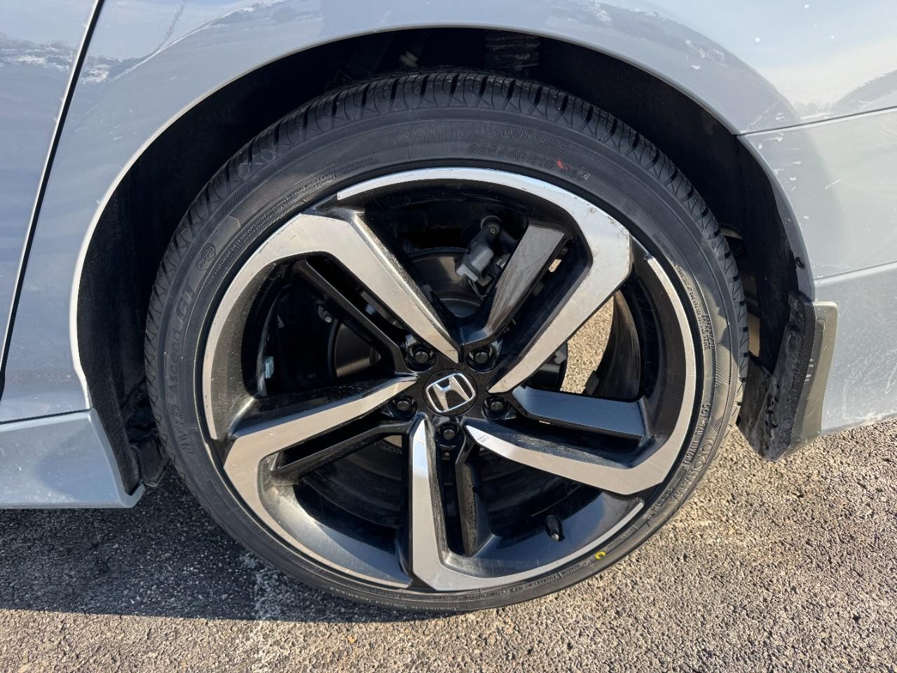 Honda Accord Sedan Vehicle Full-screen Gallery Image 08