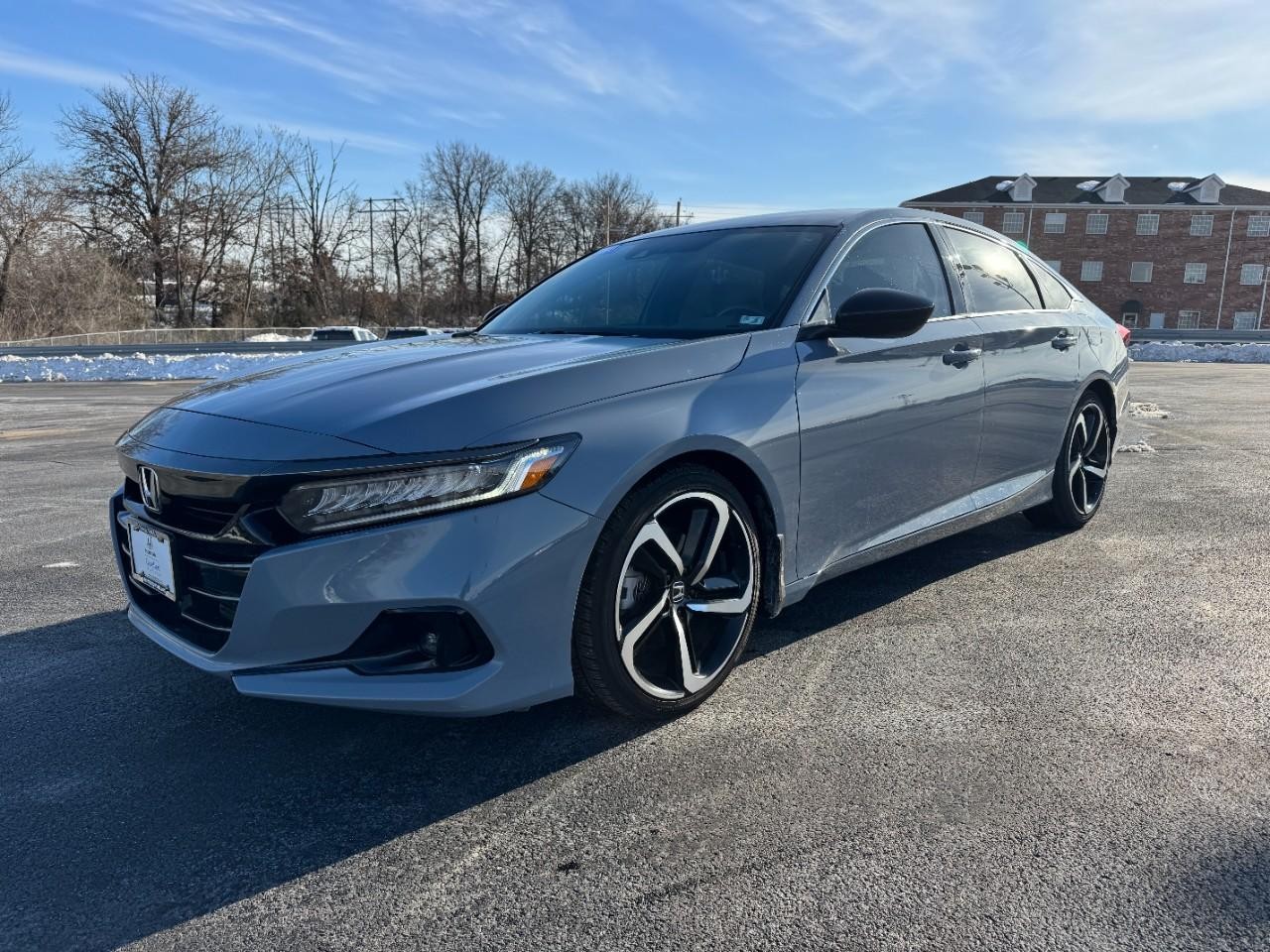 Honda Accord Sedan Vehicle Full-screen Gallery Image 09