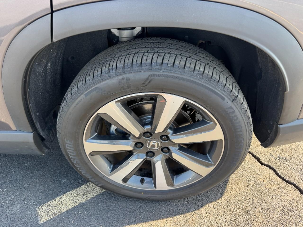 Honda Pilot Vehicle Full-screen Gallery Image 07