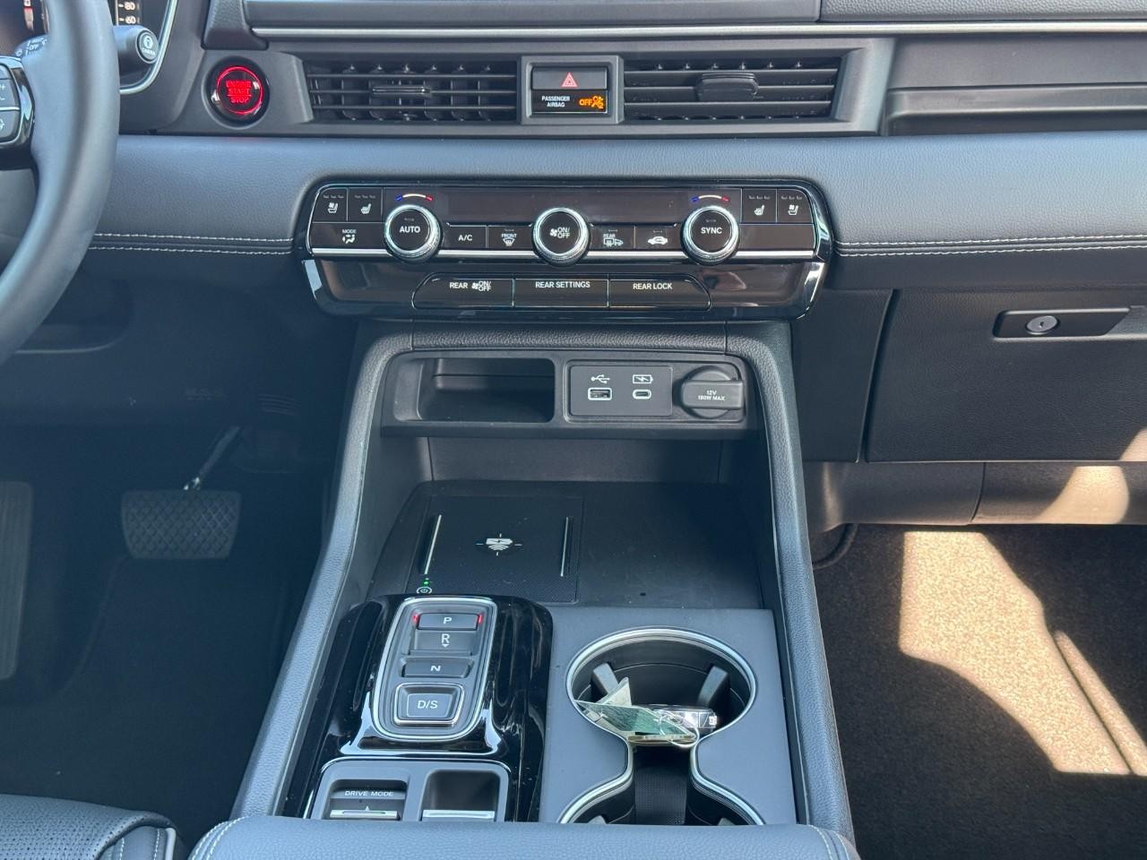 Honda Pilot Vehicle Full-screen Gallery Image 15