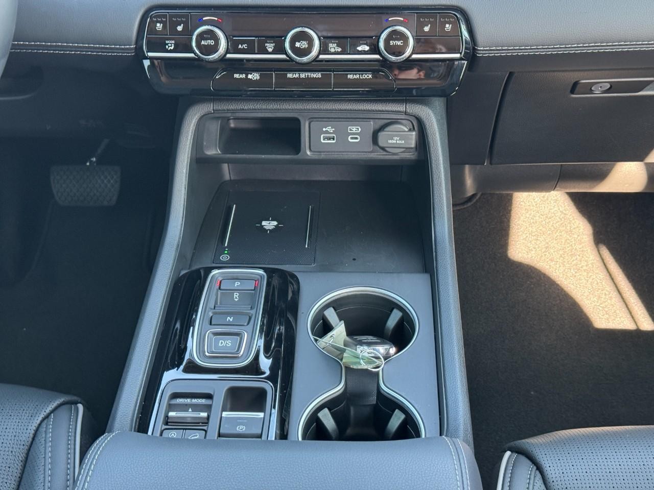 Honda Pilot Vehicle Full-screen Gallery Image 16