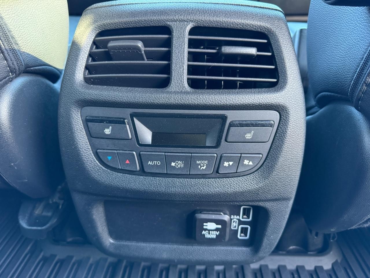 Honda Passport Vehicle Full-screen Gallery Image 15