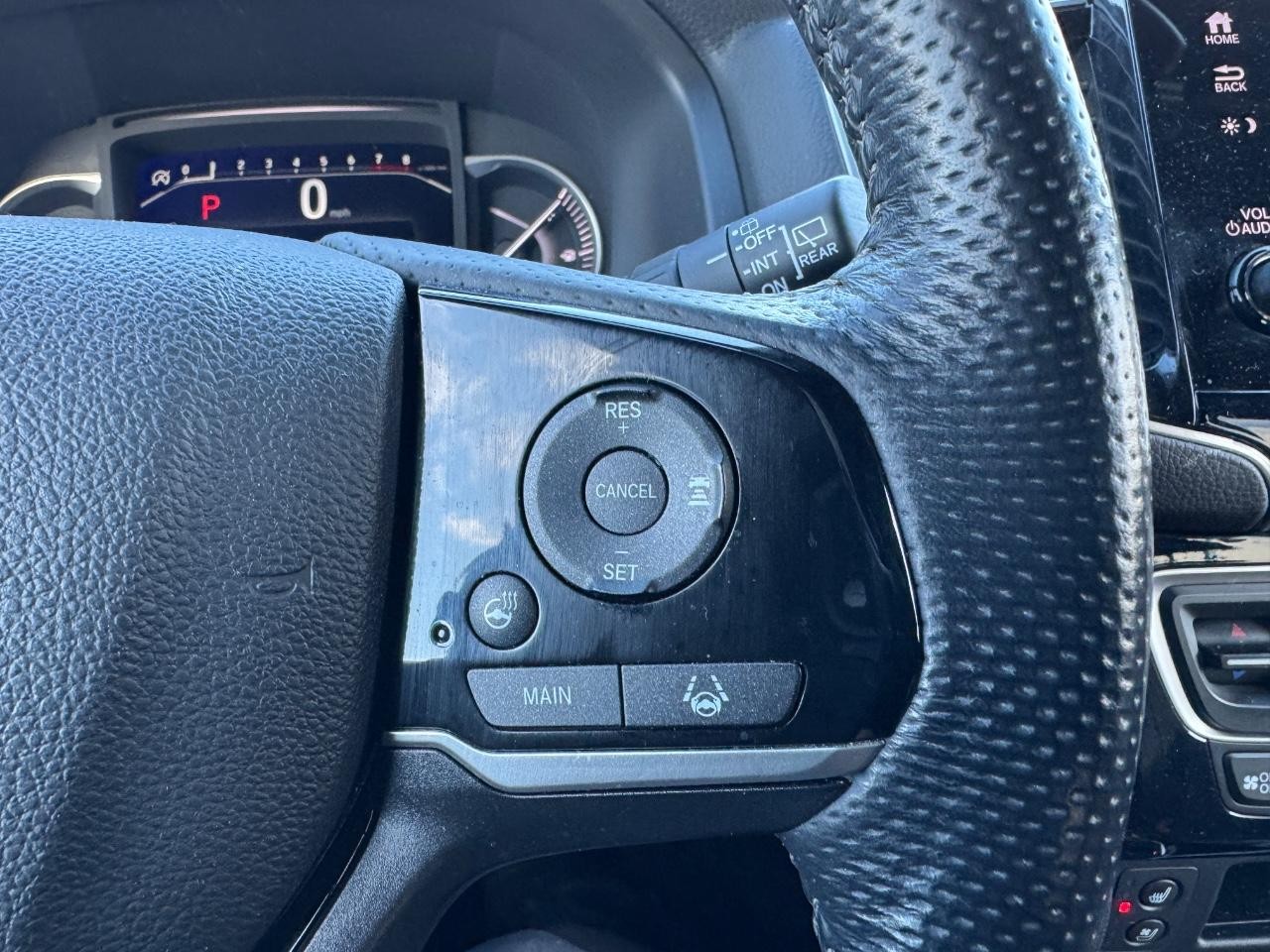 Honda Passport Vehicle Full-screen Gallery Image 19