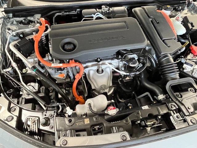 Honda Civic Sedan Hybrid Vehicle Full-screen Gallery Image 12