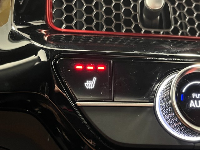 Honda Civic Si Vehicle Full-screen Gallery Image 22