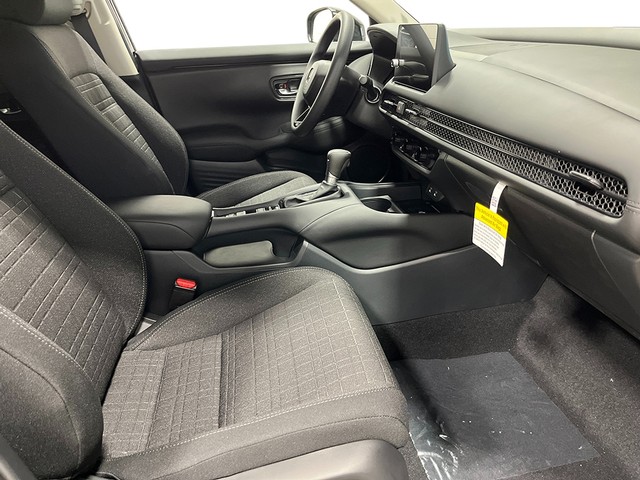 Honda HR-V Vehicle Full-screen Gallery Image 24