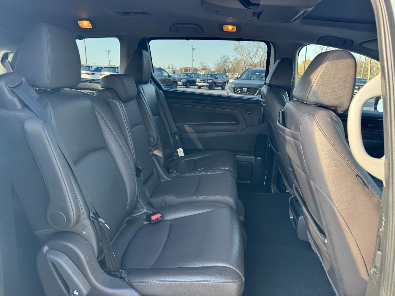 Honda Odyssey Vehicle Full-screen Gallery Image 10