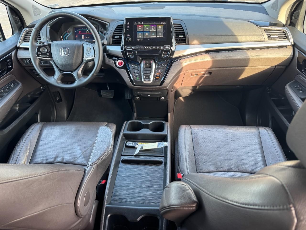 Honda Odyssey Vehicle Full-screen Gallery Image 12