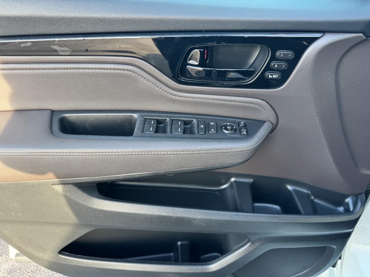 Honda Odyssey Vehicle Full-screen Gallery Image 20