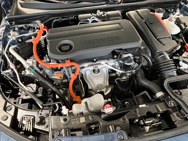 Honda Civic Sedan Hybrid Vehicle Full-screen Gallery Image 12