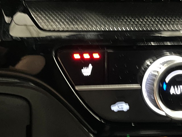 Honda CR-V Hybrid Vehicle Full-screen Gallery Image 22