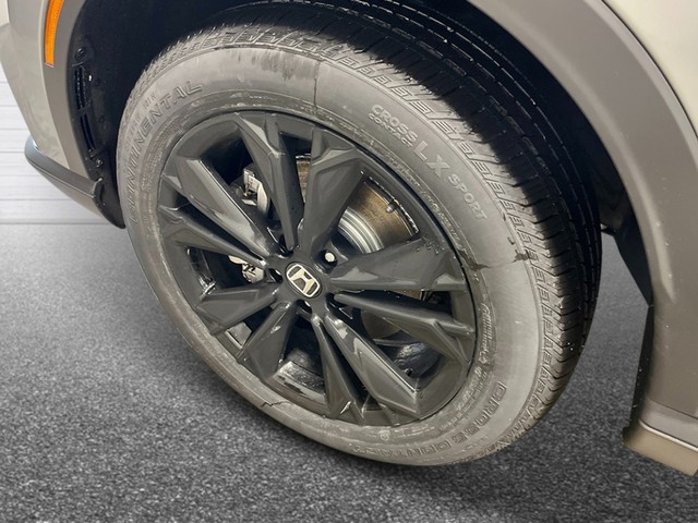 Honda CR-V Hybrid Vehicle Full-screen Gallery Image 11