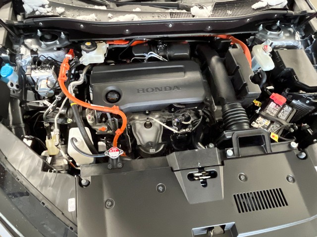 Honda CR-V Hybrid Vehicle Full-screen Gallery Image 12