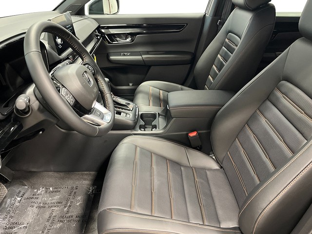 Honda CR-V Hybrid Vehicle Full-screen Gallery Image 13