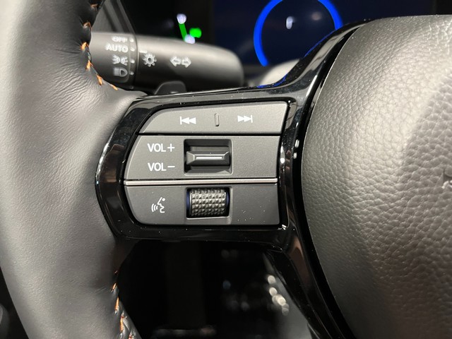 Honda CR-V Hybrid Vehicle Full-screen Gallery Image 18