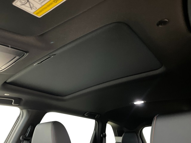 Honda CR-V Hybrid Vehicle Full-screen Gallery Image 24