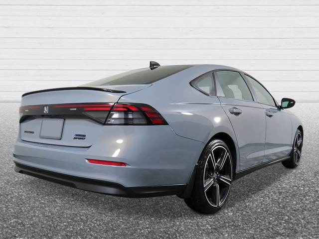 Honda Accord Hybrid Vehicle Full-screen Gallery Image 05