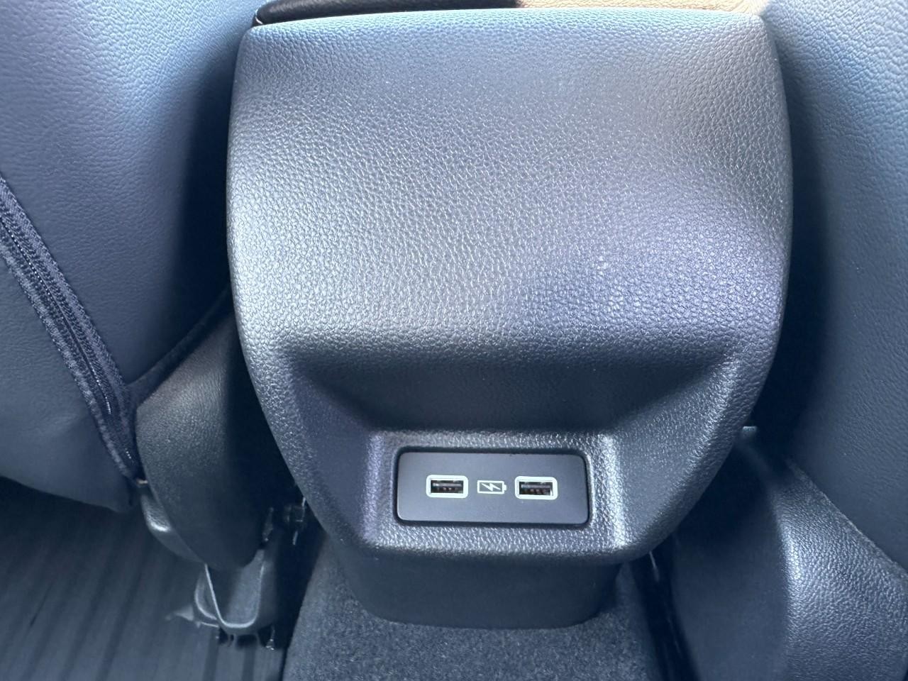 Honda Civic Hatchback Vehicle Full-screen Gallery Image 11