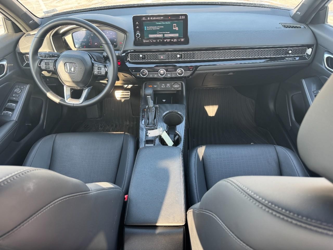 Honda Civic Hatchback Vehicle Full-screen Gallery Image 12