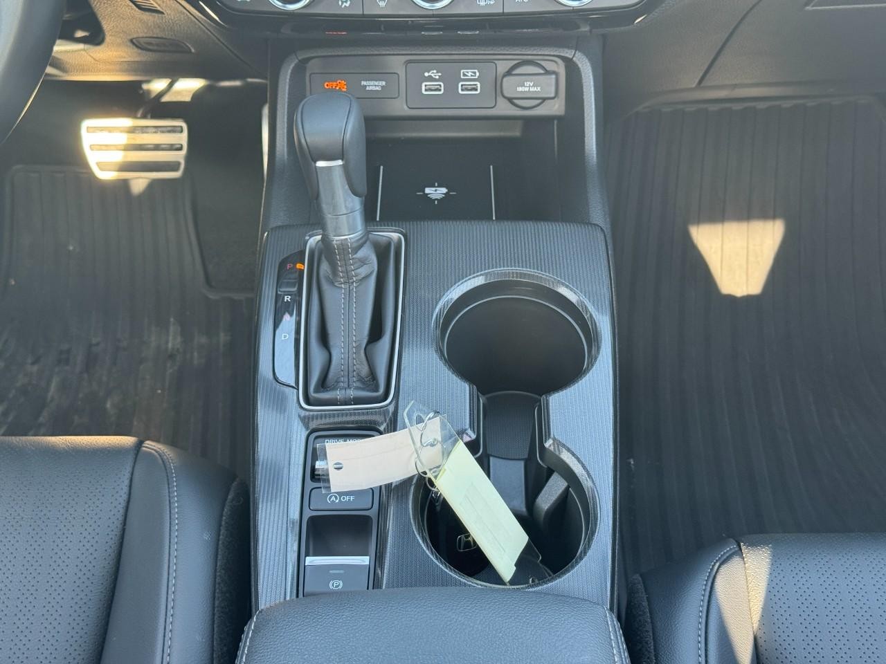 Honda Civic Hatchback Vehicle Full-screen Gallery Image 16